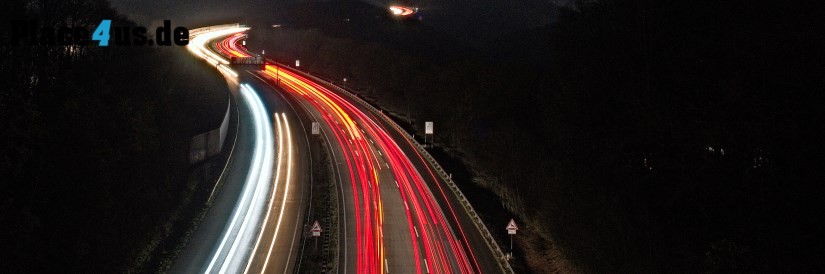 Sony A7 - Autobahn A43 Sauerlandlinie bei Nacht - Header